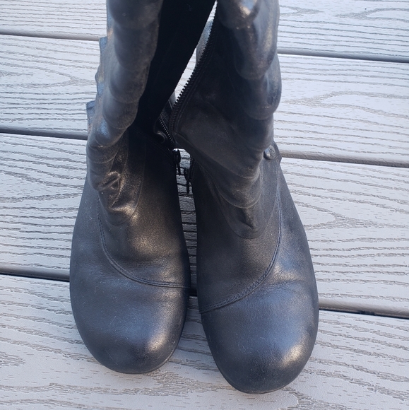 Leather boots size 5 youth (size 7 women) - Picture 3 of 4